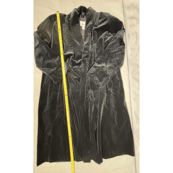 Vintage JS Collections Long Velvet Opera Coat Size Small Black Gothic Evening - Picture 4 of 13